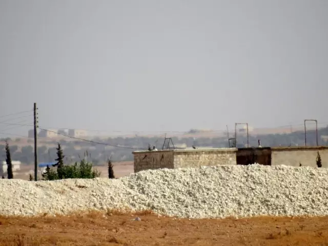 Amerika bölgeyi terk etti, YPG mevzileri boş kaldı Amerika bölgeyi terk etti, YPG mevzileri boş kaldı