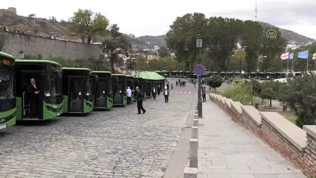 Anadolu Isuzu Tiflis E Novociti Life Teslimatina Basladi Video
