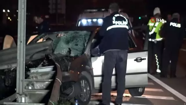 Aşırı hız ölüm getirdi... Kontrolden çıkan otomobil bariyerlere saplandı: 1 ölü