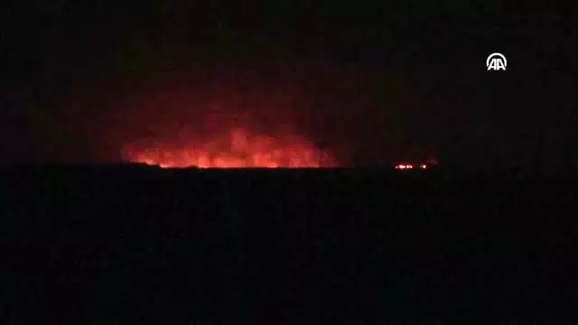 Barış Pınarı Harekatı - Askeri araçlardan oluşan konvoy, Tel Abyad'a geçiş yaptı - TEL