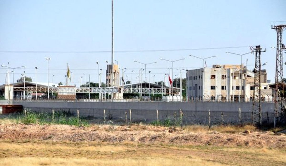 Topçu atışlarıyla vurulan Tel Abyad görüntülendi: Bölgede sessizlik hakim