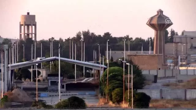Topçu atışlarıyla vurulan Tel Abyad görüntülendi: Bölgede sessizlik hakim Topçu atışlarıyla vurulan Tel Abyad görüntülendi: Bölgede sessizlik hakim