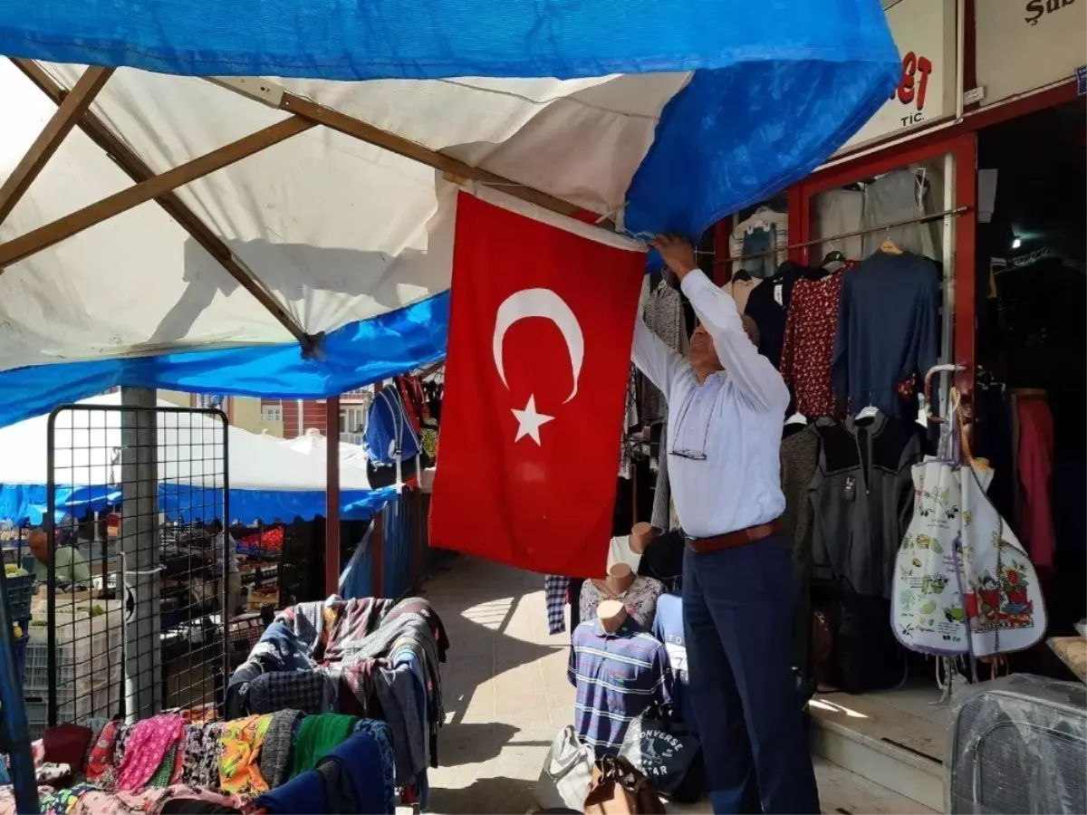 Başkan Özcan'dan bayrak çağrısı
