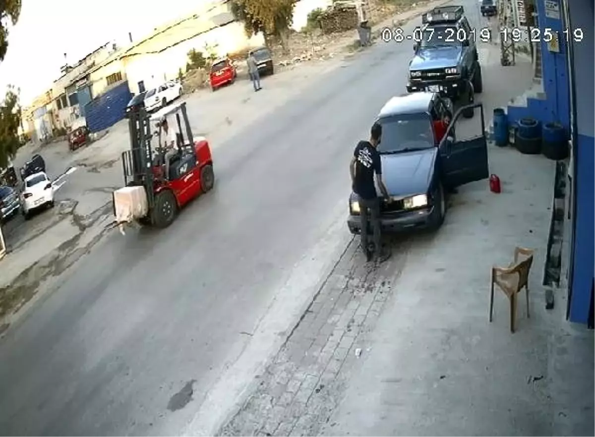 Çaldıkları kasayı forkliftle taşıyan soyguncular yakalandı