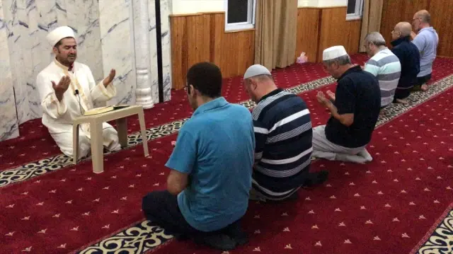 Camilerde Fetih suresi okundu Camilerde Fetih suresi okundu