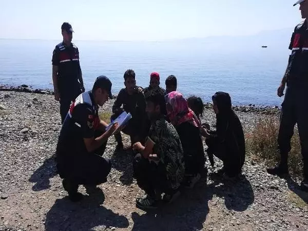 Çanakkale'de 1134 kaçak göçmen yakalandı, 5 organizatör tutuklandı Çanakkale'de 1134 kaçak göçmen yakalandı, 5 organizatör tutuklandı