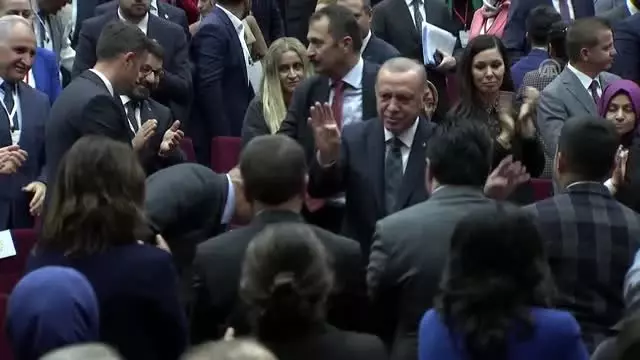 Cumhurbaşkanı Erdoğan: 'Şahıslar gelir geçer ama dava her zaman baki kalır' Cumhurbaşkanı Erdoğan: 'Şahıslar gelir geçer ama dava her zaman baki kalır'
