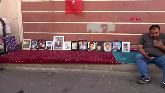 Diyarbakır hdp önündeki eylemde 38'inci gün Diyarbakır hdp önündeki eylemde 38'inci gün