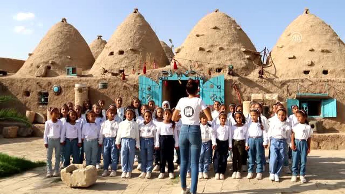 Harranlı kız öğrenciler 'müzik perisi'nin korosunda buluştu - ŞANLIURFA