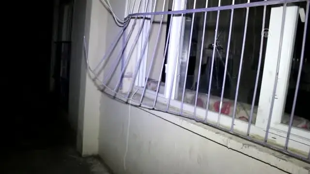 Kız kardeşinin evine camdan girmeye çalışınca yakalandı Kız kardeşinin evine camdan girmeye çalışınca yakalandı