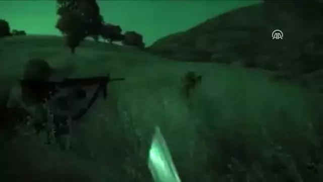 Komandolar Fırat'ın doğusunda ilerliyor