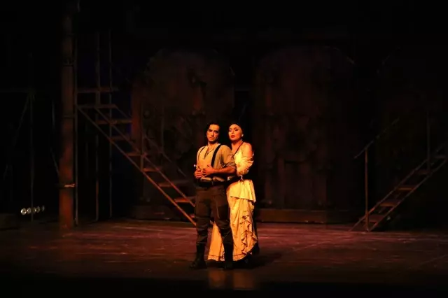 Mersin Devlet Opera ve Balesi 'Carmen'i sahneledi Mersin Devlet Opera ve Balesi 'Carmen'i sahneledi