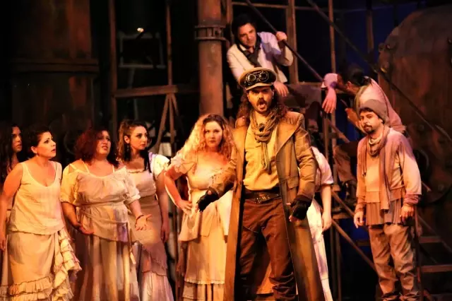 Mersin Devlet Opera ve Balesi 'Carmen'i sahneledi Mersin Devlet Opera ve Balesi 'Carmen'i sahneledi