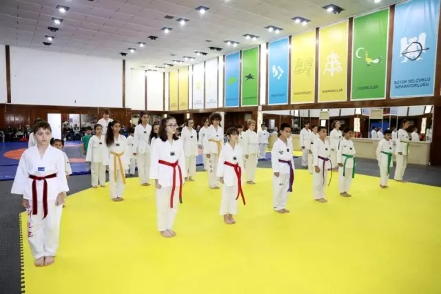 Minik tekvandoculardan Mehmetçiğe destek Minik tekvandoculardan Mehmetçiğe destek