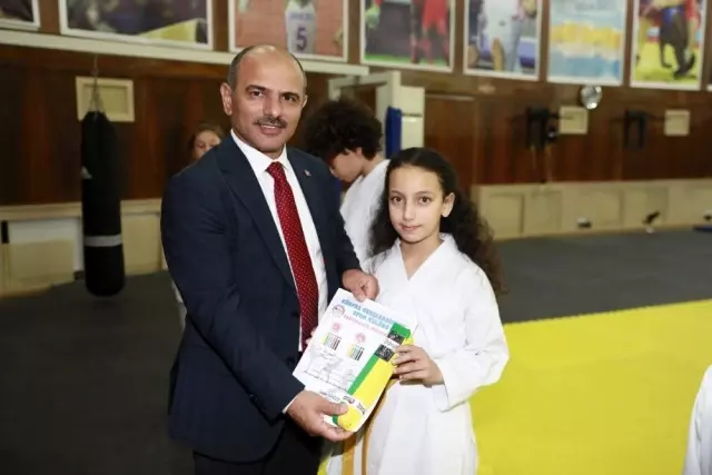 Minik tekvandoculardan Mehmetçiğe destek Minik tekvandoculardan Mehmetçiğe destek