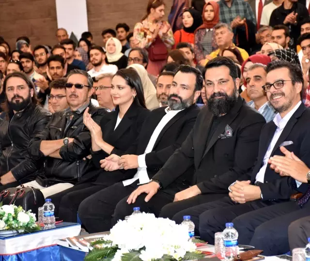 "Payitaht Abdülhamid" oyuncuları öğrencilerle buluştu ...