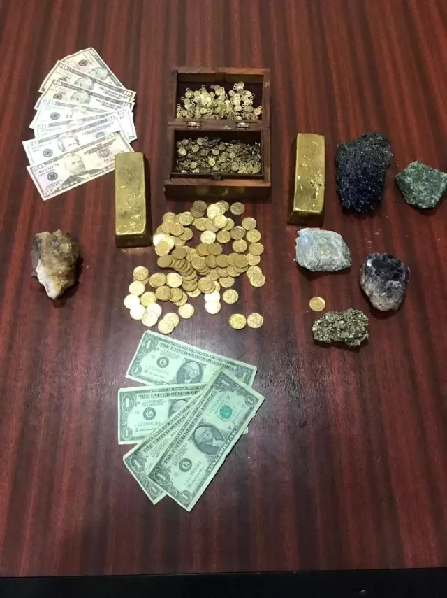 Sahte altınla kuyumcuları dolandıran çete çökertildi Sahte altınla kuyumcuları dolandıran çete çökertildi