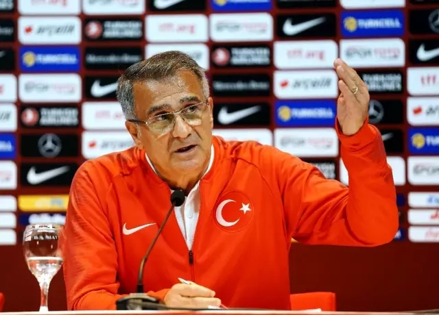 Şenol Güneş: 'Oyuncularımızın karakterini sahada güçlü bir şekilde kullanmasını istiyorum' Şenol Güneş: 'Oyuncularımızın karakterini sahada güçlü bir şekilde kullanmasını istiyorum'