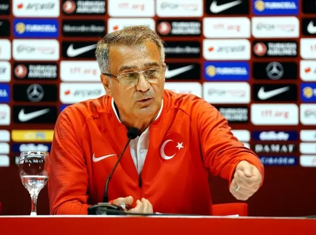 Şenol Güneş: 'Oyuncularımızın karakterini sahada güçlü bir şekilde kullanmasını istiyorum' Şenol Güneş: 'Oyuncularımızın karakterini sahada güçlü bir şekilde kullanmasını istiyorum'