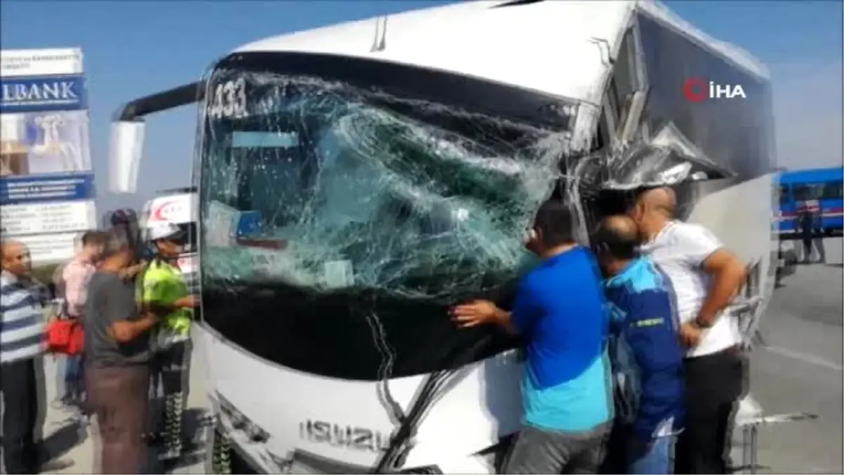 Soke De Turist Kafilesini Tasiyan Midibus Kaza Yapti 1 I Agir 4 Yarali Haberler