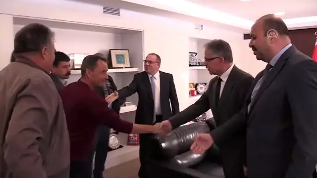 Soma'dan yola çıkan işçiler Enerji ve Tabii Kaynaklar Bakanlığında Soma'dan yola çıkan işçiler Enerji ve Tabii Kaynaklar Bakanlığında