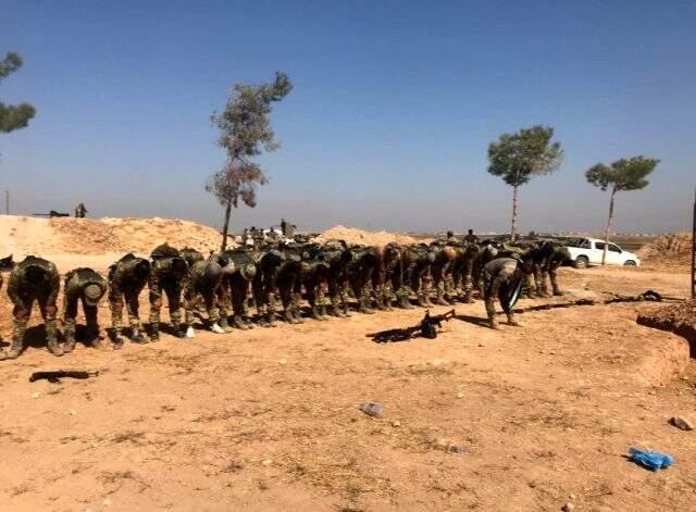 Suriye Milli Ordusu, operasyon öncesi namaz kıldı