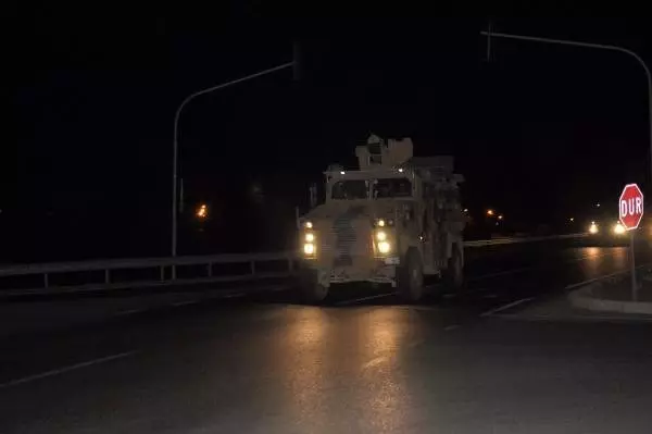 Suriye sınırına komando sevkiyatı