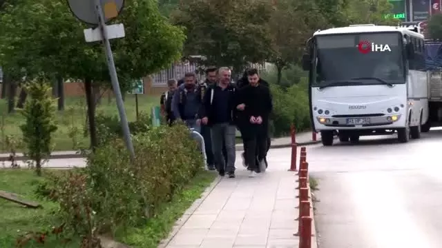 100 bin kişinin banka hesabını ele geçiren 'Hacker'lar milyonlarca liralık vurgun yapmış 100 bin kişinin banka hesabını ele geçiren 'Hacker'lar milyonlarca liralık vurgun yapmış