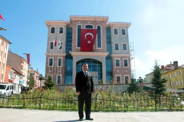 Akdağmadeni'nden Barış Pınarı Harekatı'na bayraklı destek