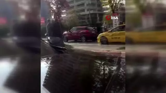 Anadolu Adliyesi'ndeki çatışma anında vatandaşlar dehşeti yaşadı Anadolu Adliyesi'ndeki çatışma anında vatandaşlar dehşeti yaşadı