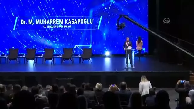 Bakan Kasapoğlu, E-Spor Zirvesi'ne katıldı (1) Bakan Kasapoğlu, E-Spor Zirvesi'ne katıldı (1)