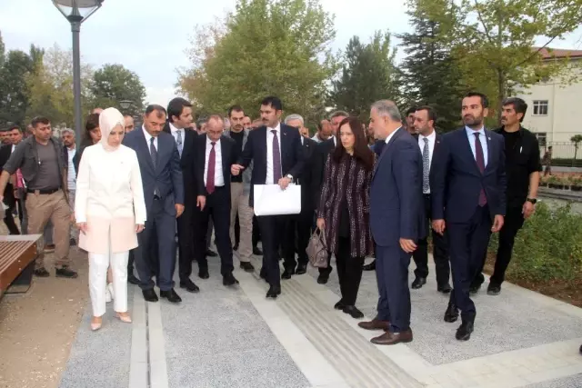 Bakan Kurum: 'Bebek katillerine ne cevap vereceğimizi dünyaya gösterdik' Bakan Kurum: 'Bebek katillerine ne cevap vereceğimizi dünyaya gösterdik'