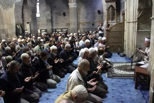 Barış Pınarı'na katılan Mehmetçik için Fetih Suresi okundu Barış Pınarı'na katılan Mehmetçik için Fetih Suresi okundu
