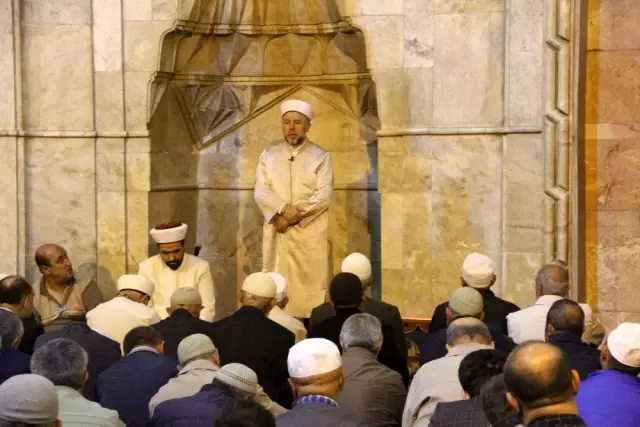 Barış Pınarı'na katılan Mehmetçik için Fetih Suresi okundu Barış Pınarı'na katılan Mehmetçik için Fetih Suresi okundu