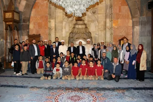 Barış Pınarı'na katılan Mehmetçik için Fetih Suresi okundu Barış Pınarı'na katılan Mehmetçik için Fetih Suresi okundu