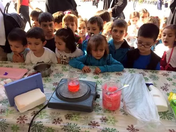 Bilim meraklıları 'sen de yapabilirsin' festivalinde buluştu