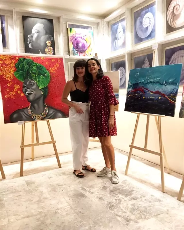 Bodrum'da 'Cosmos' sergisi açıldı Bodrum'da 'Cosmos' sergisi açıldı