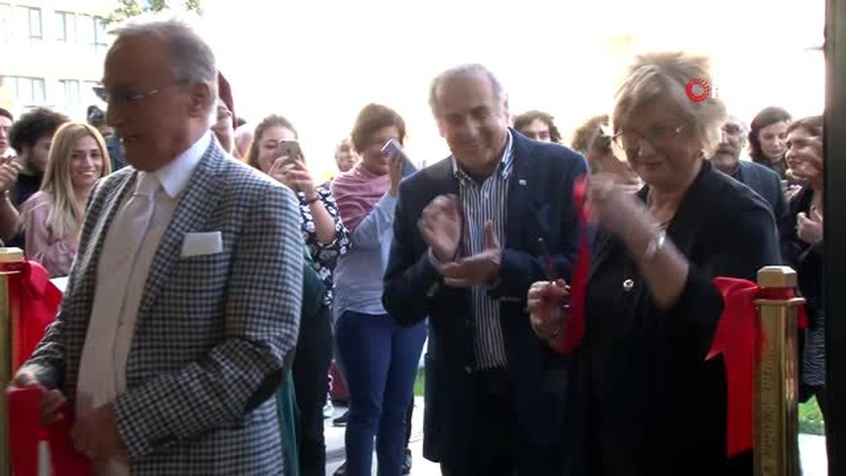 'Galeri Yeni Yüzyıl' kapılarını sanatçılara ve sanatseverlere açtı