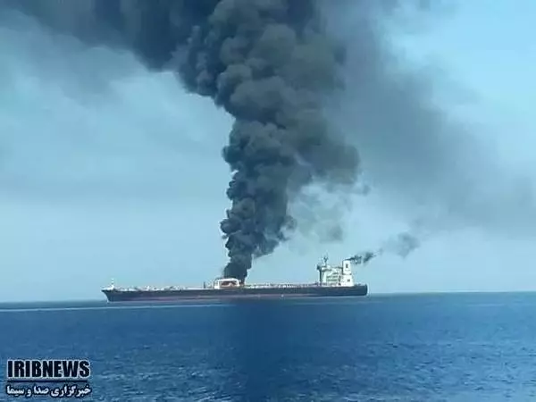 İran'a ait tanker, iki roket ile vuruldu