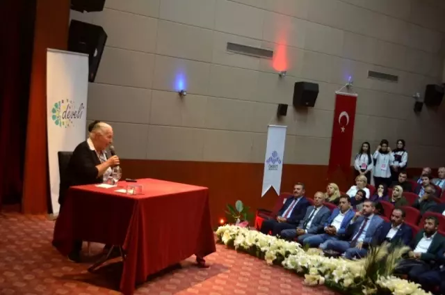 Kazım Karabekir'in kızı Timsal Karabekir 2.Uluslararası Develi Aşık Seyrani Türk Kültürü Kongresi... Kazım Karabekir'in kızı Timsal Karabekir 2.Uluslararası Develi Aşık Seyrani Türk Kültürü Kongresi...