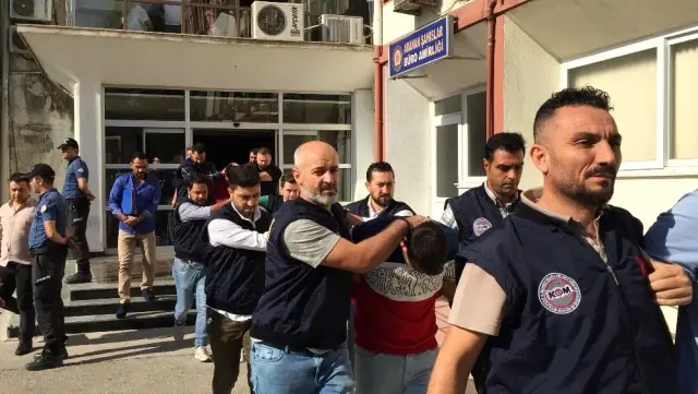 Mersin'deki tefeci operasyonunda 4 kişi tutuklandı Mersin'deki tefeci operasyonunda 4 kişi tutuklandı