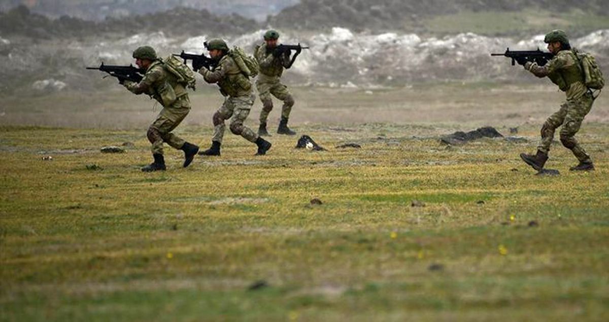 Pakistan Başbakanı İmran Han'dan Barış Pınarı Harekatı'na destek