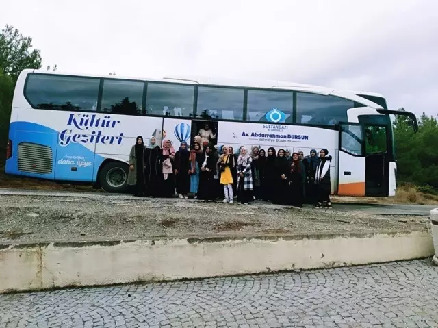 Sultangazi'de kültür gezileri başladı Sultangazi'de kültür gezileri başladı