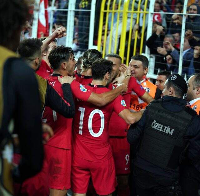 A Milli Takımımız son dakikada attı, Kadıköy yıkıldı!