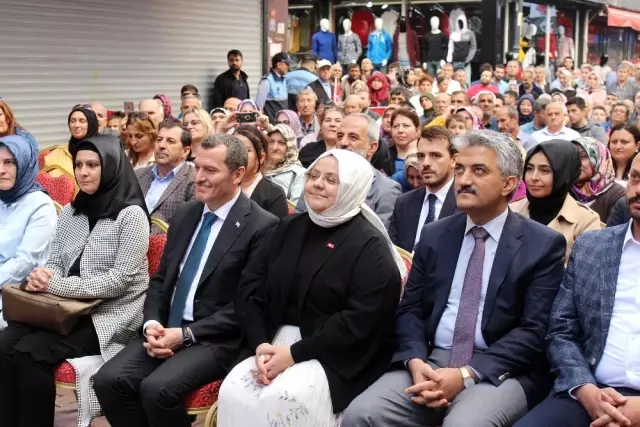 Bakan Selçuk, Zeytinburnu Kariyer Merkezi'nin açılışına katıldı Bakan Selçuk, Zeytinburnu Kariyer Merkezi'nin açılışına katıldı