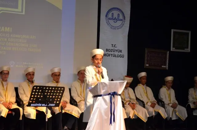 Bozüyük'te hafız olan 24 öğrenci için icazet merasimi düzenlendi