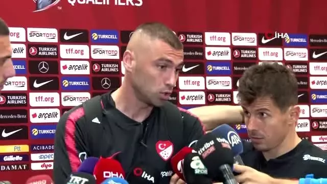 Burak Yılmaz: 'Hiçbir şey şehitlerimizin acısını dindiremez' Burak Yılmaz: 'Hiçbir şey şehitlerimizin acısını dindiremez'