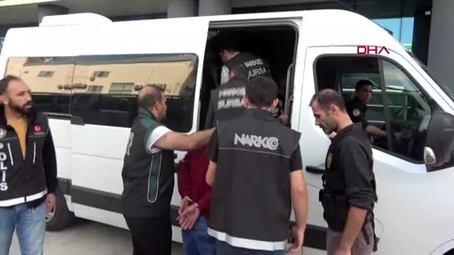 Bursa'da uyuşturucu operasyonu 5 gözaltı Bursa'da uyuşturucu operasyonu 5 gözaltı