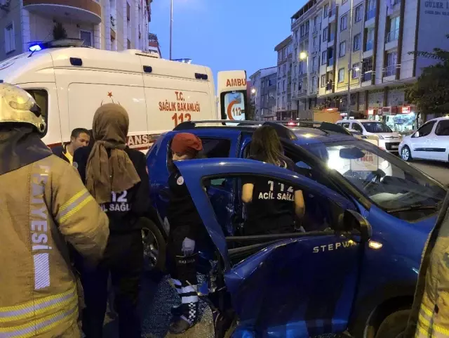 Fren yerine gaza basınca ortalığı birbirine kattı Fren yerine gaza basınca ortalığı birbirine kattı