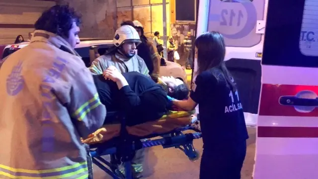 Fren yerine gaza basınca ortalığı birbirine kattı Fren yerine gaza basınca ortalığı birbirine kattı